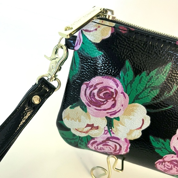 Betsey Johnson NWOT Charging Black Floral Wristlet Clutch - Picture 6 of 15